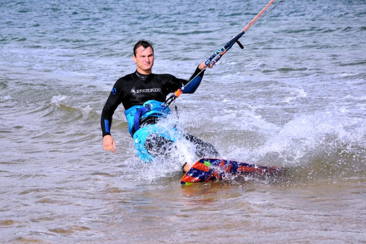 The thrill of kitesurfing on the Alvor Lagoon