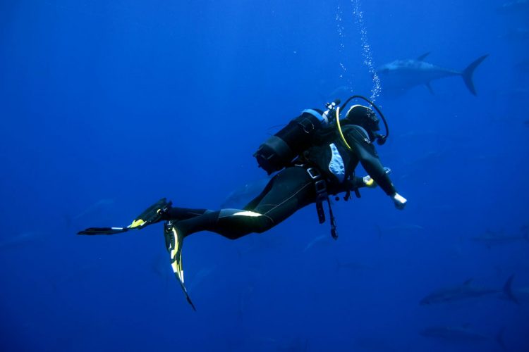 A guest enjoying a Scuba diving one day course