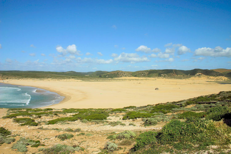 The enormous golden expanse of sand and sand dunes makes Bordeira one of the biggest beaches in the Algarve